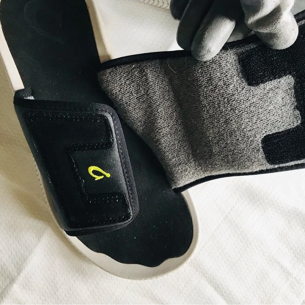 OOFOS comfortable black